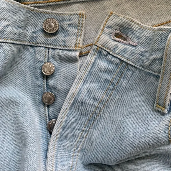 Levi's Womens Wedgie Icon Fit Light Wash denim - Picture 3 of 9